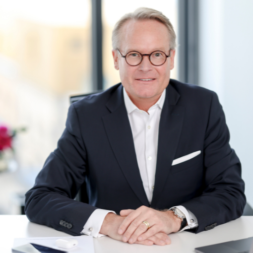 Ausblick auf die Zukunft vom Salary Partner zum echten Full Equity Partner in einer Kanzlei, unser Personalberater Georg Reinke berät Steuerjurist
