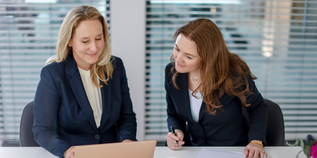 Female Legal Executive Search and Legal Recruitment für Frauen Anwältinnen Rechtsanwältinnen Juristinnen Karriereförderung für Frauen von clients&candidates