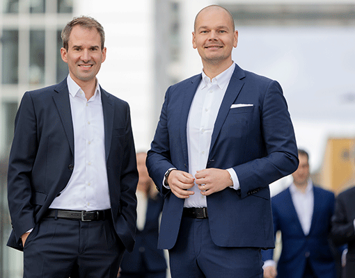 Die Geschäftsführer von clients&candidates: Dr. Andreas Stadler und David Schwab, Wir vermitteln Juristen.